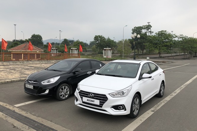 Hyundai Accent thế hệ mới chưa ra mắt, đã lăn bánh trên đường Hà Nội - ảnh 1