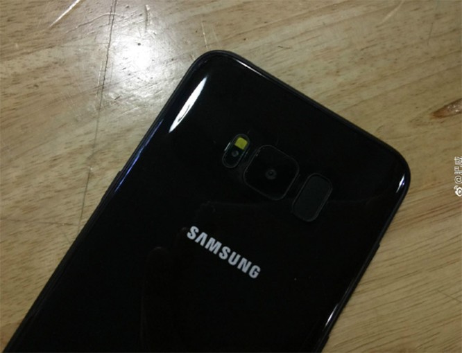 7 tấm ảnh hé lộ Galaxy S8 màu đen bóng ảnh 1