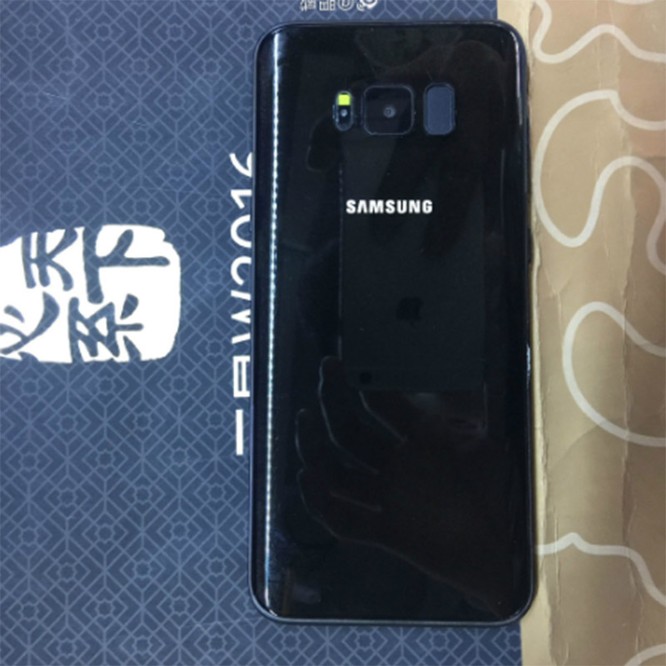 7 tấm ảnh hé lộ Galaxy S8 màu đen bóng ảnh 6