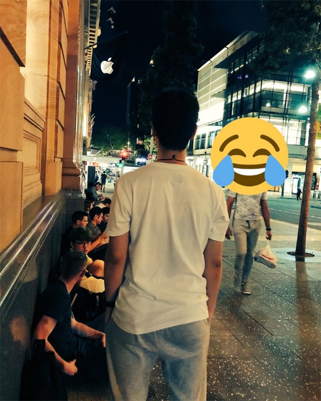 iPhone X: chen lấn xô đẩy ở Singapore, xếp hàng dài ở Úc, Nhật, Nga, Anh; nụ cười trở lại - ảnh 5