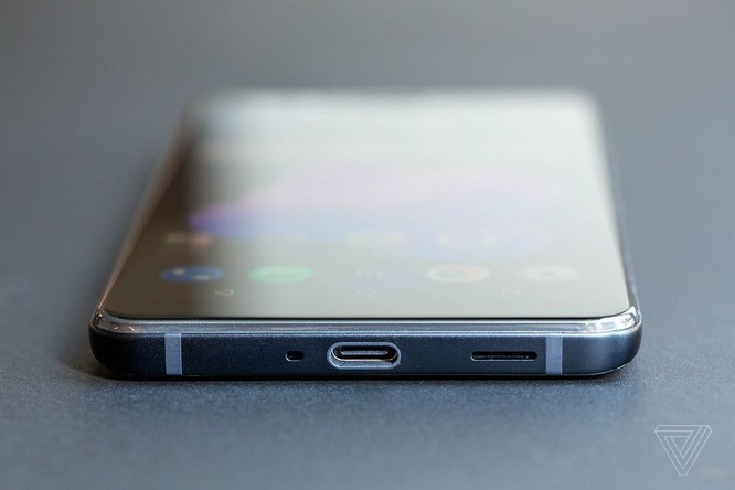 HTC U12 Plus chính thức ra mắt: phím giả cảm ứng lực trên cạnh máy - ảnh 6