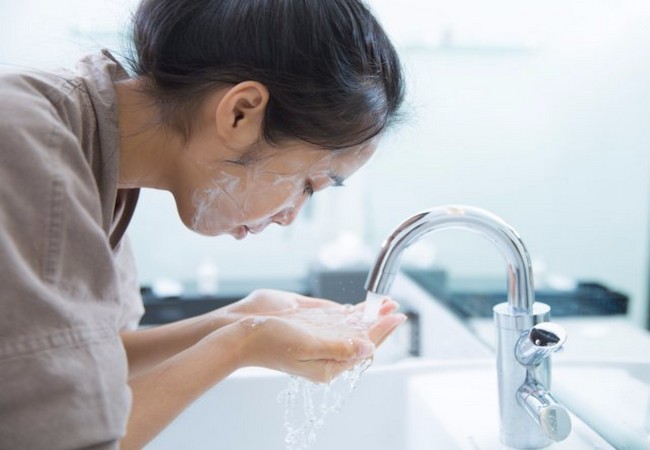 Những vật dụng trong nh&agrave; bẩn hơn nhiều so với bạn nghĩ, n&ecirc;n vệ sinh ch&uacute;ng như thế n&agrave;o?   - ảnh 16