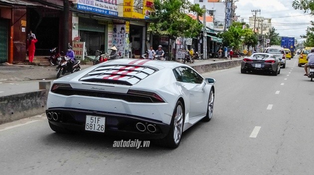 Ngắm bộ ba “siêu bò” Lamborghini dạo phố Sài Thành ảnh 6