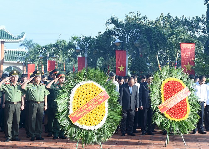 Thủ tướng: "Chúng ta thật sự đau lòng khi vẫn còn nhiều liệt sĩ chưa tìm được hài cốt" ảnh 1
