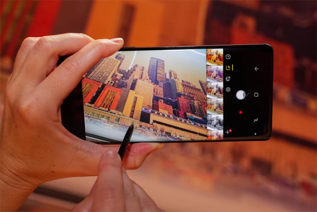 Độ sáng màn hình Galaxy Note 8 là "vô đối" ảnh 1