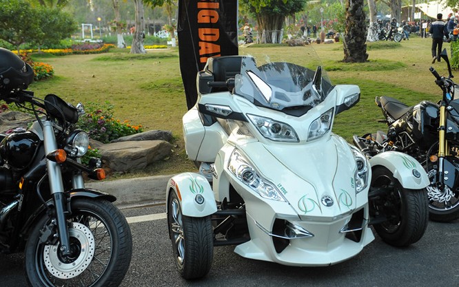 Choáng trước dàn mô-tô “khủng” tụ họp tại Hà Nội - ảnh 7