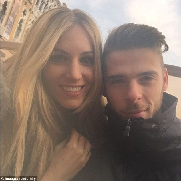 Mãn nhãn với các nàng WAGs kỳ EURO sắp tới ảnh 11