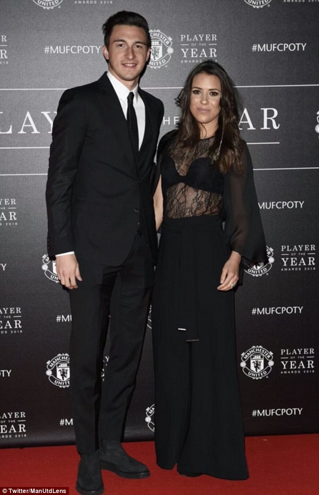 Mãn nhãn với các nàng WAGs kỳ EURO sắp tới ảnh 22