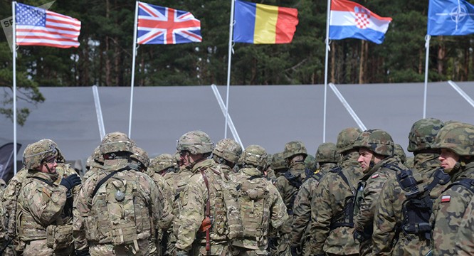 Liên quân NATO.
