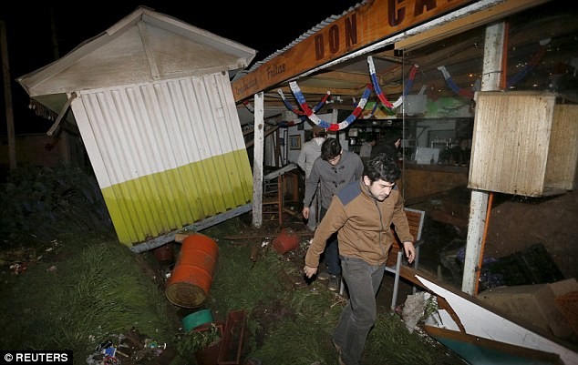Sóng thần đã gây ra những thiệt hại ban đầu tại Chile