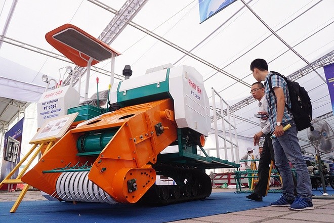 Nông dân 'trình diễn' sản phẩm tại chợ khoa học ảnh 3