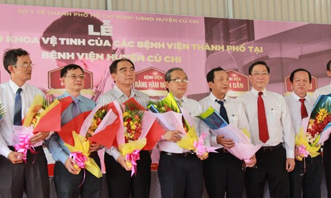 Bí thư Thăng vừa thị sát xong, 40 bác sĩ tuyến trên đồng loạt về huyện Củ Chi ảnh 3