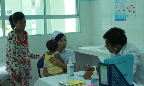 Bí thư Thăng vừa thị sát xong, 40 bác sĩ tuyến trên đồng loạt về huyện Củ Chi ảnh 6