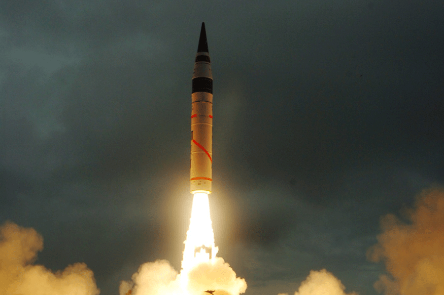 Tên lửa AGNI-5 của Ấn Độ