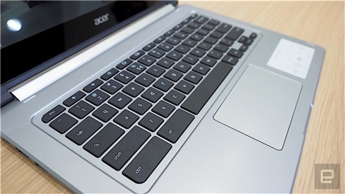 Xem Acer Chromebook "làm xiếc" xoay 180 độ ảnh 1