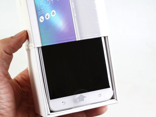 Cận cảnh smartphone Asus ZenFone 3 Laser ảnh 2