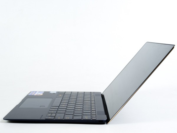 Cận cảnh laptop siêu mỏng Asus ZenBook 3 tại Việt Nam ảnh 14