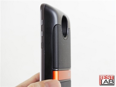 Insta-share Projector và JBL Soundboost: Phụ kiện đáng giá cho Moto Z ảnh 5