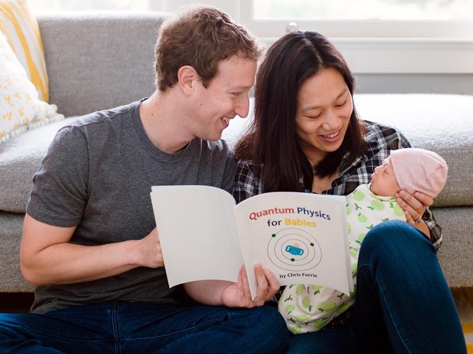 Cộng đồng mạng sốt với bức ảnh ông chủ Facebook thay tã cho con ảnh 3