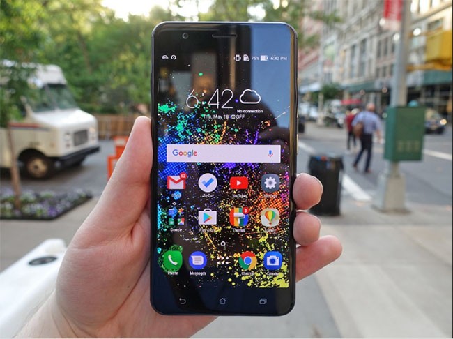 9 smartphone 2017 “vừa túi tiền” của bạn ảnh 4