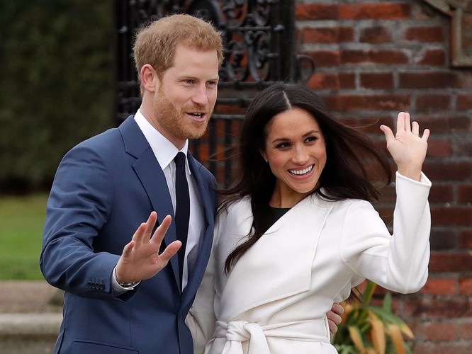 Chấm điểm gu thời trang của công nương Kate Middleton và Meghan Marke qua các tấm hình chia sẻ trên Internet ảnh 7
