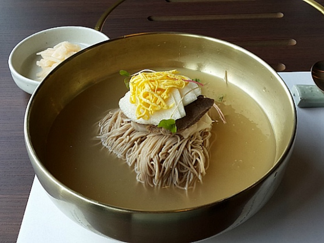 Tiệc chiêu đãi vị lãnh đạo quyền lực, bí ẩn nhất thế giới có gì? ảnh 8