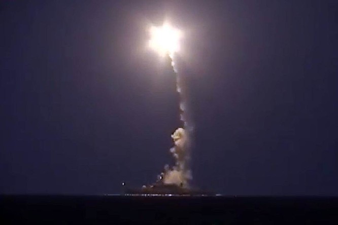 Tên lửa hành trình Nga phóng từ biển Caspian đánh các mục tiêu cách 1.500km tại Syria