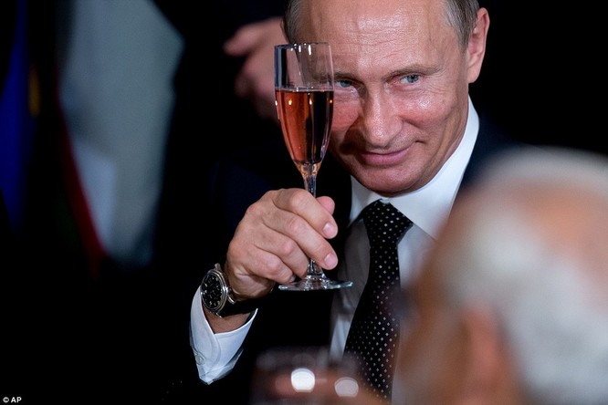 Tổng thống Putin chinh phục người dân với tính cách độc lập, quyết đoán