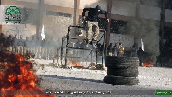 Quân đội Syria dùng hết sức tấn công sau thất bại ở Maheen ảnh 13