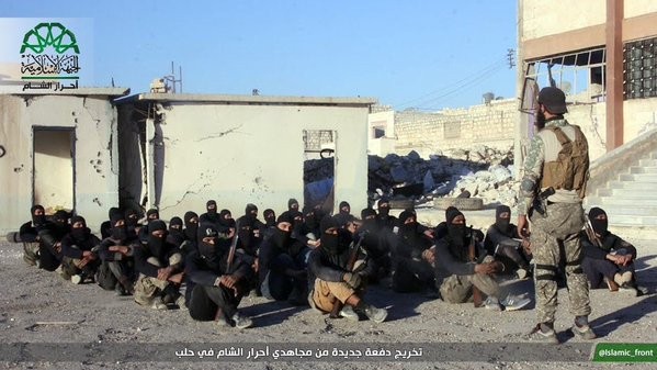 Quân đội Syria dùng hết sức tấn công sau thất bại ở Maheen ảnh 14