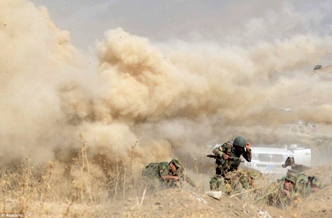 Iraq tổng tấn công giành thành trì Mosul từ tay IS (video) ảnh 9