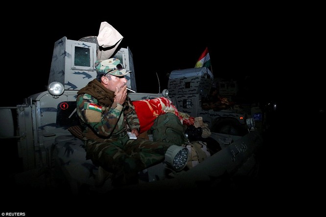 Iraq tổng tấn công giành thành trì Mosul từ tay IS (video) ảnh 24