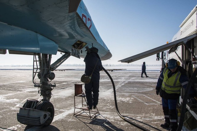 “Thú mỏ vịt” Su-34 Nga huấn luyện chiến đấu trong băng giá ảnh 19