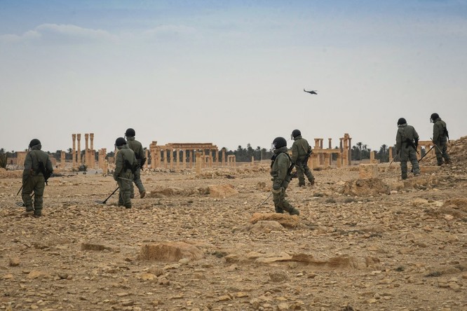 Trận chiến Palmyra: Nga kêu gọi cứu thành phố "đầy ắp bom mìn" ảnh 7