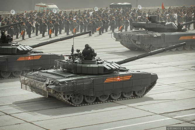 Ngắm dàn vũ khí mới Tor-M2DT và Pantsir-SA Nga tập diễu binh (video) ảnh 3