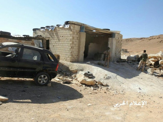 Hezbollah Seizes Former Main Hayat Tahrir al-Sham HQ In Arsal (Photos, Video) Hezbollah Seizes Former Main Hayat Tahrir al-Sham HQ In Arsal (Photos, Video)