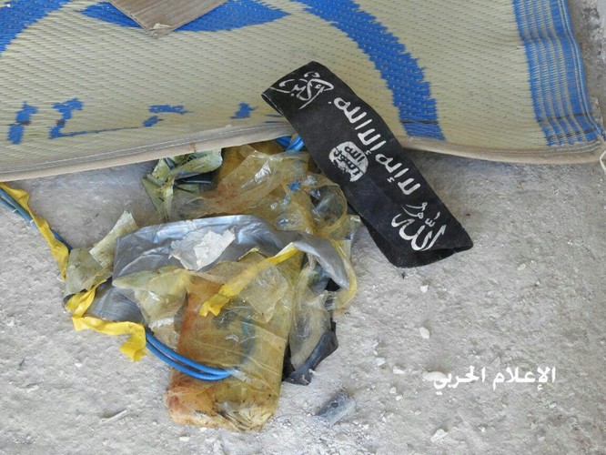 Hezbollah Seizes Former Main Hayat Tahrir al-Sham HQ In Arsal (Photos, Video) Hezbollah Seizes Former Main Hayat Tahrir al-Sham HQ In Arsal (Photos, Video)