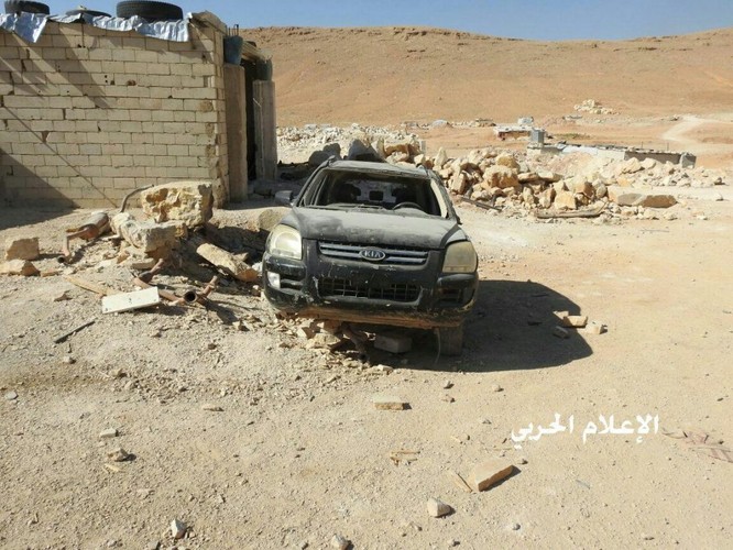 Hezbollah Seizes Former Main Hayat Tahrir al-Sham HQ In Arsal (Photos, Video) Hezbollah Seizes Former Main Hayat Tahrir al-Sham HQ In Arsal (Photos, Video)