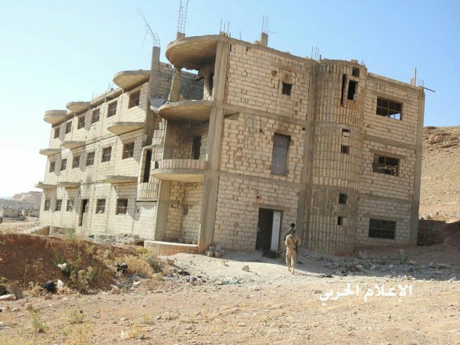 Hezbollah Seizes Former Main Hayat Tahrir al-Sham HQ In Arsal (Photos, Video) Hezbollah Seizes Former Main Hayat Tahrir al-Sham HQ In Arsal (Photos, Video)