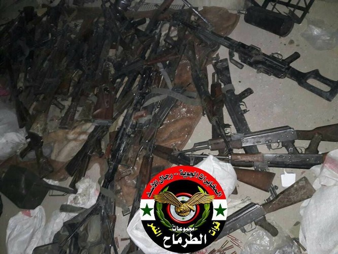 “Hổ Syria” chiếm thêm kho vũ khí IS tại chiến trường nam Deir Ezzor ảnh 1