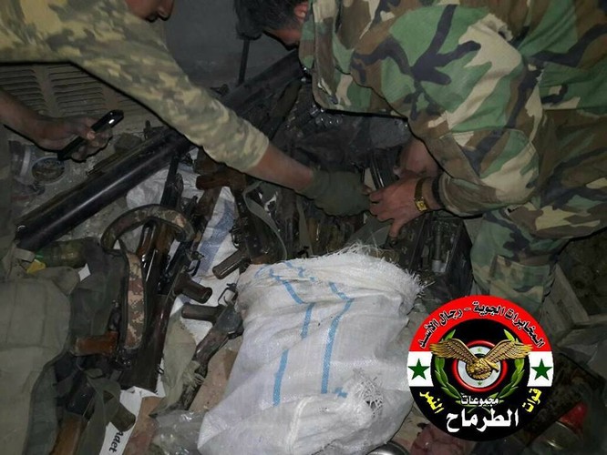 “Hổ Syria” chiếm thêm kho vũ khí IS tại chiến trường nam Deir Ezzor ảnh 5