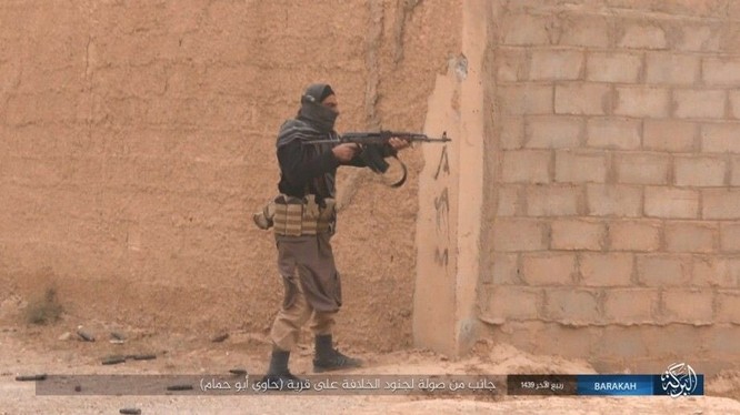 IS cầm chân người Kurd trên sa mạc Syria ảnh 4