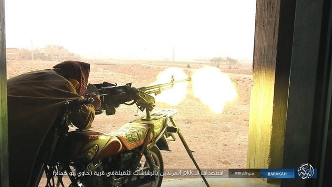 IS cầm chân người Kurd trên sa mạc Syria ảnh 7