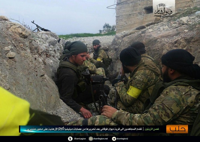 Người Kurd Syria đánh cầm chừng, quân Thổ chiếm thêm 2 thị trấn ảnh 3