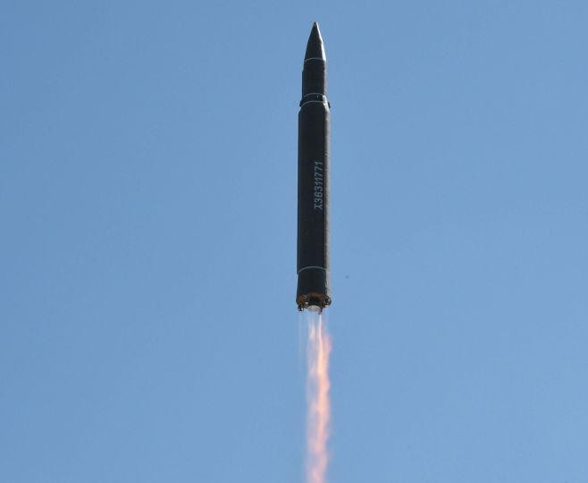 Triều Tiên phóng tên lửa. Ảnh: Sputnik.