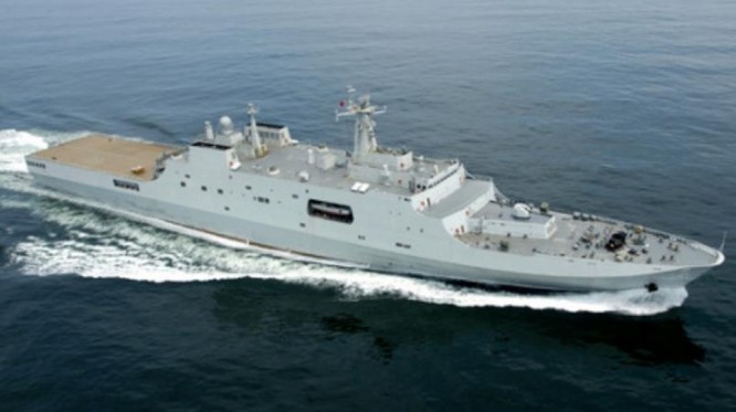 Tàu đổ bộ cỡ lớn Type 071 Hải quân Trung Quốc. Ảnh: Chinanews.