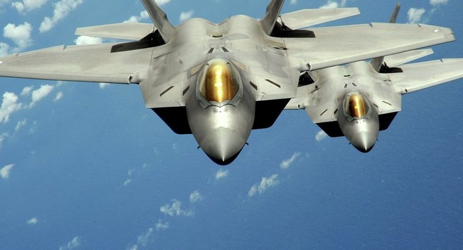 Tiêm kích tàng hình thế hệ 5 F-22 Raptor Mỹ triển khai tại Nhật Bản