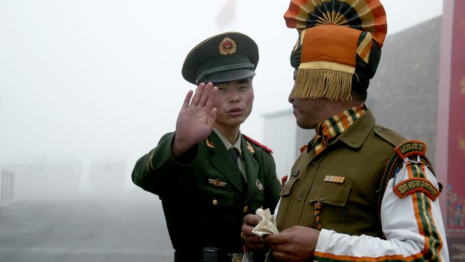 Mặc dù vậy, hai thành viên BRICS là Trung Quốc và Ấn Độ vẫn căng thẳng biên giới với nhau