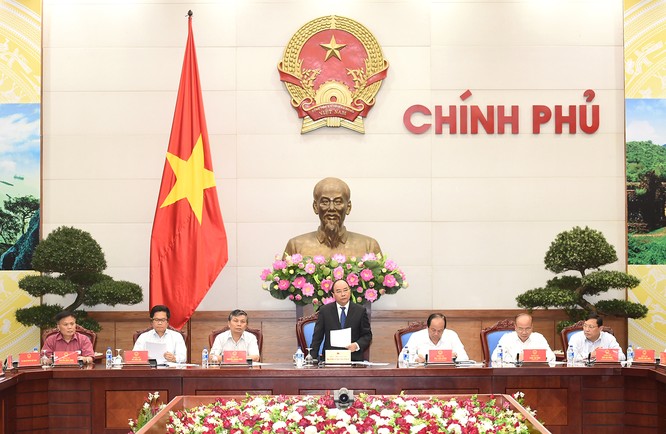 Thủ tướng Nguyễn Xuân Phúc: “Đừng có về phòng riêng mà làm thủ tục“ ảnh 1