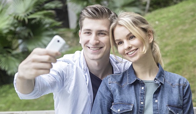 Điện thoại 4G nhỏ nhất thế giới ảnh 2